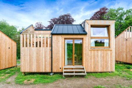 Cabane du Hibou au Domaine des Trois Tilleuls à Villers-la-Ville, hébergement champêtre pour un séjour en famille ou en amoureux en pleine nature